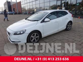 Volvo V-40 V40 (MV), Hatchback 5-drs, 2012 / 2019 1.6 D 16V picture 3
