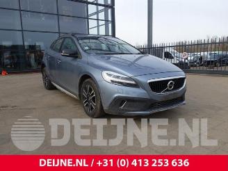 Vrakbiler auto Volvo V-40 V40 Cross Country (MZ), Hatchback 5-drs, 2012 / 2019 1.5 T3 16V Geartronic 2017/9