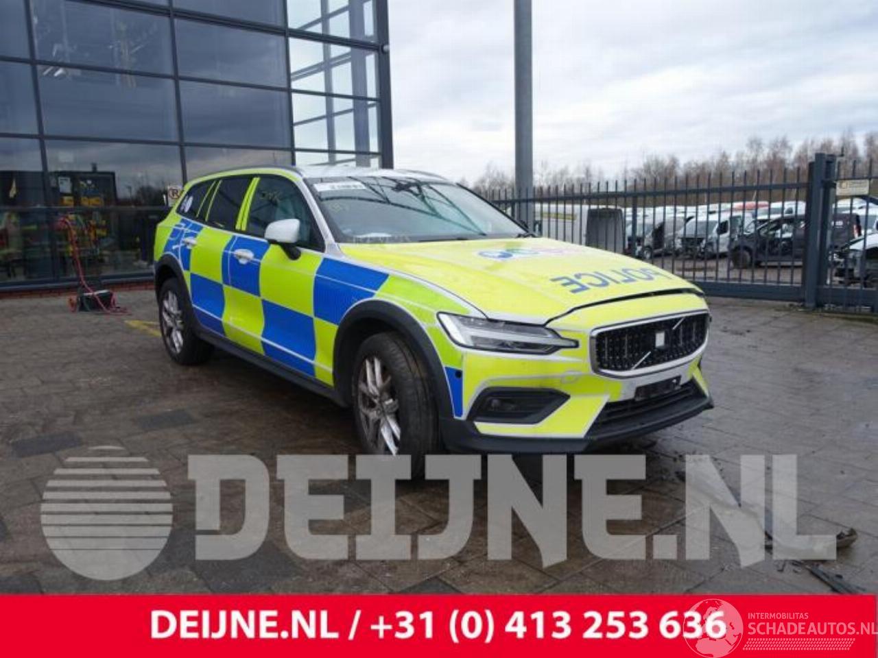 Volvo V-60 V60 Cross Country II (ZZ), Combi, 2018 2.0 B4 16V Mild Hybrid AWD