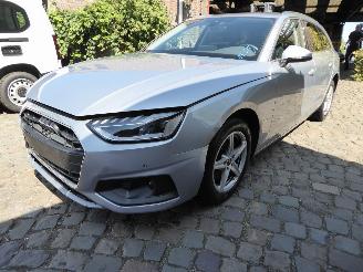 krockskadad bil auto Audi A4 AVANT 35 TFSI 2.0 Hyb 2023/2