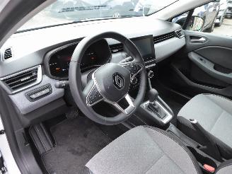 Renault Clio Evolution Hybrid automatic picture 18