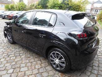 Peugeot 208 e- Active Pack picture 6