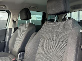 Peugeot 5008 1.6 HDiF Blue Lease Navi Clima picture 8