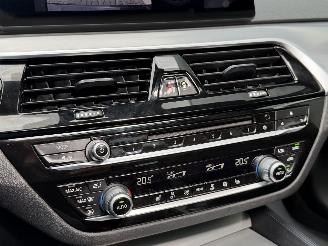 BMW 5-serie 520d M-Pakket Harman-Kardon Pano picture 13