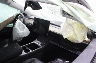 Tesla Model Y  picture 14