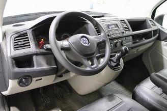 Volkswagen Transporter T6 picture 11