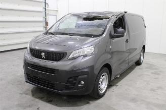 krockskadad bil auto Peugeot Expert  2023/12