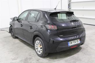 Peugeot 208  picture 4