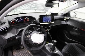 Peugeot 208  picture 10