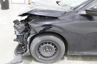 Peugeot 208  picture 7