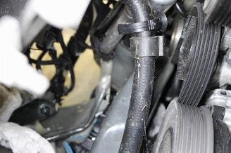 Peugeot 208  picture 18