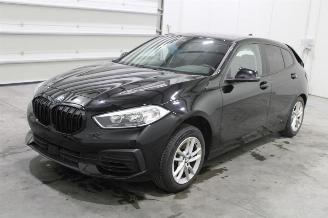 Vrakbiler auto BMW 1-serie 118 2020/11
