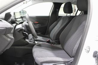 Peugeot 208  picture 10