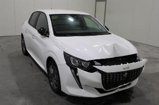 Peugeot 208  picture 3