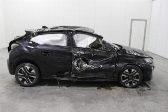 Peugeot 208  picture 8