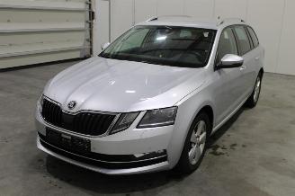 Voiture accidenté Skoda Octavia  2019/9