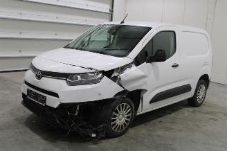 damaged passenger cars Toyota ProAce CITY 2023/8