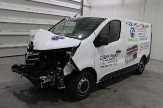 Vaurioauto  passenger cars Renault Trafic  2023/12
