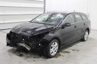 Salvage car Kia Cee d cee'd Sporty Wagon 2024/1