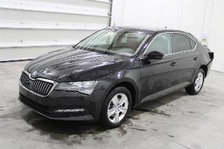 Coche accidentado Skoda Superb  2024/2