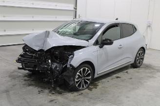 Coche accidentado Renault Clio  2023/9
