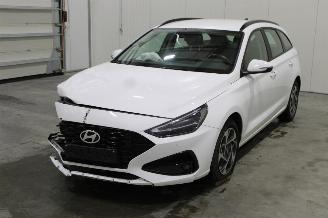 krockskadad bil auto Hyundai I-30 i30 2024/11