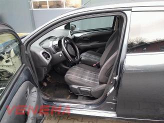 Peugeot 108 108, Hatchback, 2014 1.0 12V VVT-i picture 19