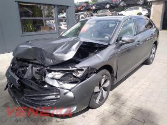 Vrakbiler auto Volkswagen Passat Passat Variant (CJ5), Combi, 2023 2.0 TDI 16V 2025/4