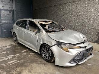 Vrakbiler auto Toyota Corolla Corolla Touring Sport Combi 1.8 16V Hybrid Combi/o  Benzine 1.798cc 72kW (98pk) FWD 2021/5