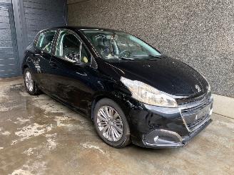 Vrakbiler auto Peugeot 208 208 (CA/CC/CK/CL) Hatchback 1.2 Vti 12V PureTech Hatchback  Benzine 1.199cc 61kW (83pk) FWD 2019/4