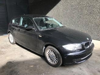 Purkuautot passenger cars BMW 1-serie (E81) Hatchback 3-drs 2006 / 2012 116i 1.6 16V Hatchback 4Dr Benzine 1.596cc 90kW (122pk) RWD 2009/6
