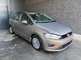 Uttjänta bilar auto Volkswagen Golf Sportsvan (AUVS) MPV 2014 / 2021 1.2 TSI 16V BlueMOTION MPV  Benzine 1.197cc 81kW (110pk) FWD 2017/5