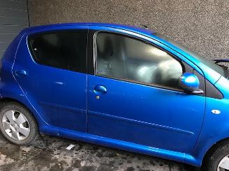 Toyota Aygo (B10) Hatchback 2005 / 2014 1.0 12V VVT-i Hatchback  Benzine 998cc 50kW (68pk) FWD picture 3
