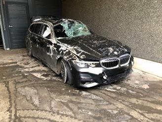 skadebil auto BMW 3-serie 3 reeks G21 touring 32d Xdrive 2021/5