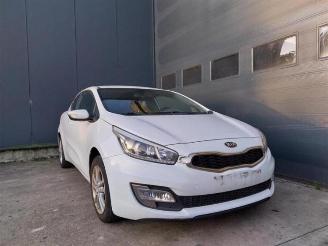 Vrakbiler auto Kia Cee d Cee'd Sportswagon (JDC5), Combi, 2012 / 2018 1.6 CRDi 16V VGT 2014/3
