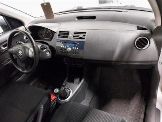 Suzuki Swift Swift (ZA/ZC/ZD1/2/3/9), Hatchback, 2005 / 2010 1.3 VVT 16V picture 12