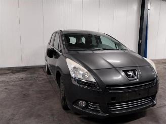 Vrakbiler auto Peugeot 5008 5008 I (0A/0E), MPV, 2009 / 2017 1.6 HDiF 16V 2013/11