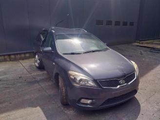 Uttjänta bilar auto Kia Cee d Cee'd Sporty Wagon (EDF), Combi, 2007 / 2012 1.6 CRDi 90 16V 2012/11
