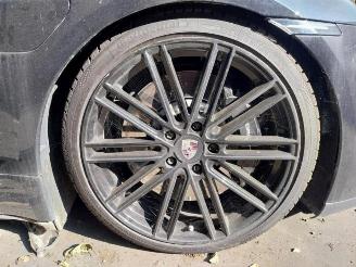 Porsche Taycan  picture 19