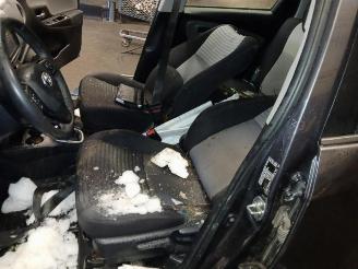 Toyota Yaris Yaris III (P13), Hatchback, 2010 / 2020 1.5 16V Dual VVT-iE picture 11