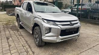Uttjänta bilar auto Mitsubishi L-200 L-200, Pick-up, 2014 2.2 DI-D 4WD 2020/10