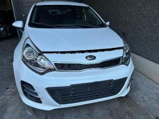 Coche siniestrado Kia Rio Rio III (UB), Hatchback, 2011 / 2017 1.1 CRDi VGT 12V 2016/4