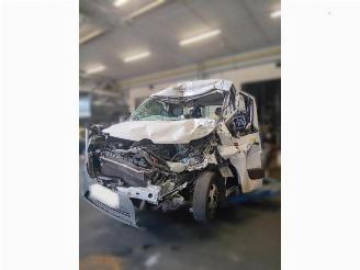 Renault Master Master III (EV/HV/UV/VA/VB/VD/VF/VG/VJ), Chassis-Cabine, 2010 2.3 dCi 165 16V RWD picture 2