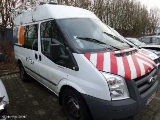 skadebil auto Ford Transit ft330 2011/1