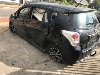 skadebil caravan Toyota Verso BENZINE / 1600CC / 6VIT 2014/1