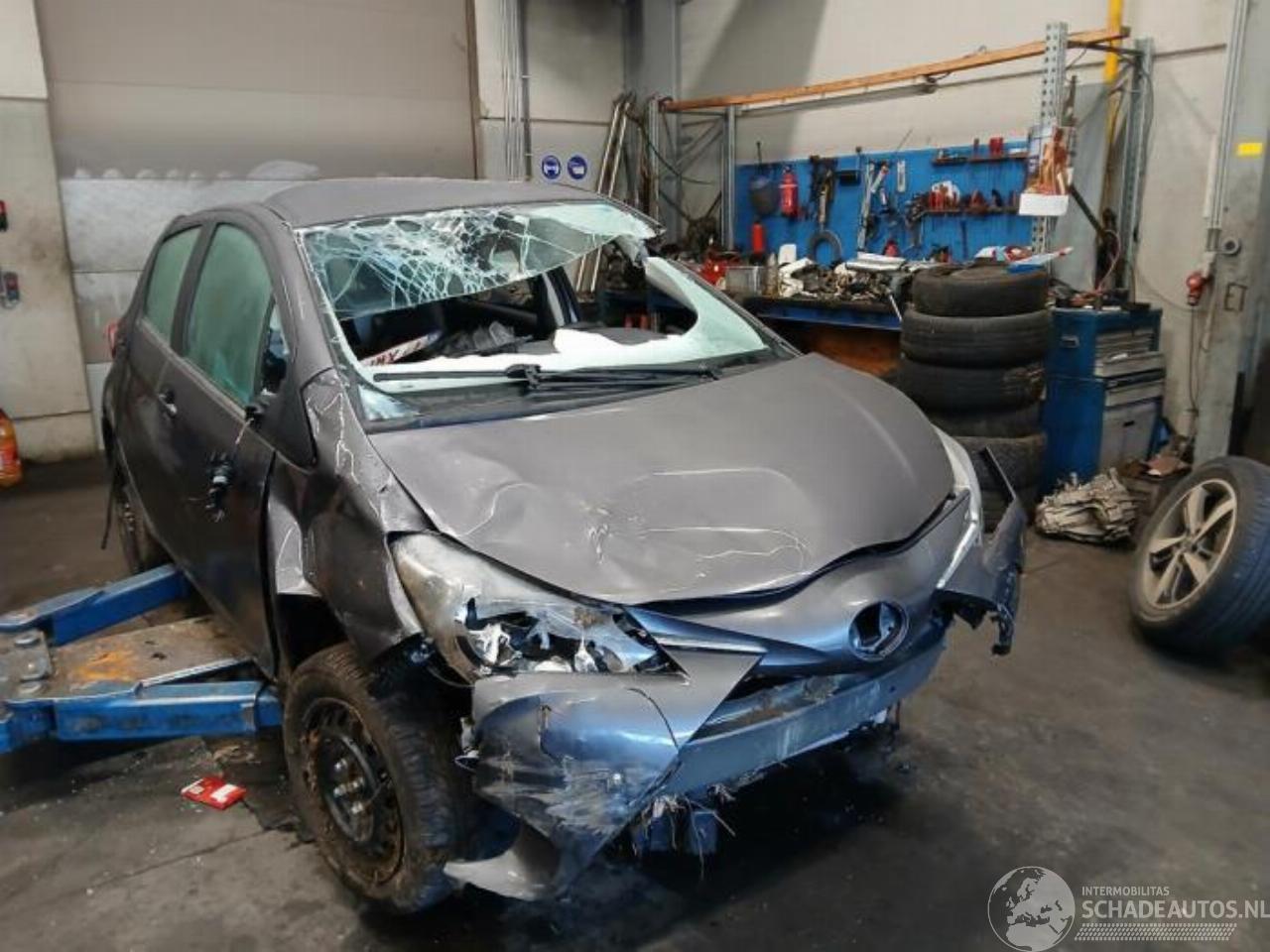 Toyota Yaris Yaris III (P13), Hatchback, 2010 / 2020 1.5 16V Dual VVT-iE