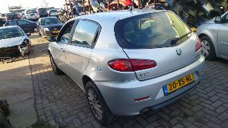Alfa Romeo 147 2007 2.0 16v AR32310 Zilver 565/A onderdelen picture 3
