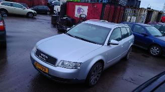 krockskadad bil camper Audi A4 B6 2004 1.9 TDI AVF HCF Zilver LY7W onderdelen 2004/2