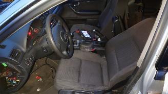 Audi A4 B6 2004 1.9 TDI AVF HCF Zilver LY7W onderdelen picture 11