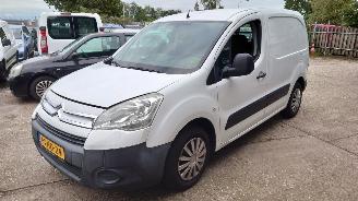 Vrakbiler auto Citroën Berlingo 2010 1.6 HDI 9HT Wit EWP onderdelen 2010/3